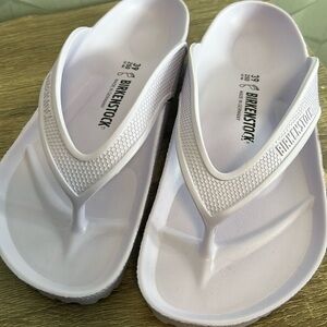 Birkenstock flip flops, Liliac size 8 NEW